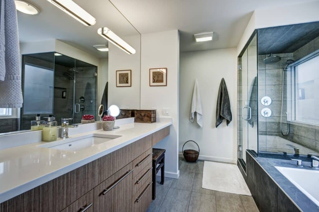 Ways to Get the Best ROI From a Bathroom Renovation featured image of a luxurious bathroom